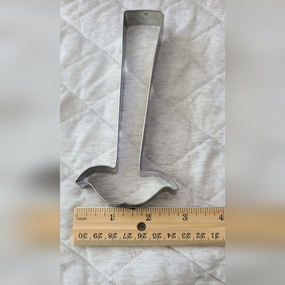 BRAND UNKNOWN | FOUR SET COOKIE CUTTERS - Picture 6 of 11